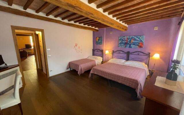 Room in Guest Room - La Dimora nel Corso