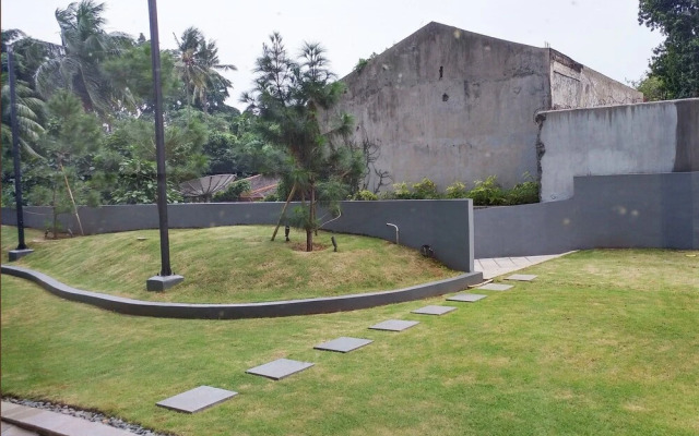 Direct Pool Access Lavenue Apartment