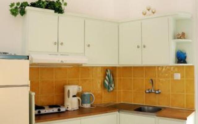 Nikoleta Studios & Rooms
