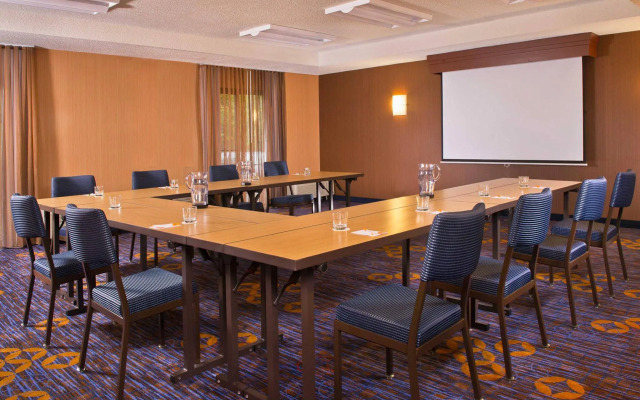 Courtyard by Marriott Mahwah