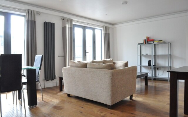 Spacious Contemporary 2 Bedroom Flat Near Camberwell