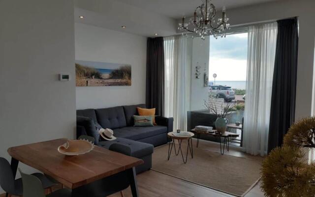 Benny's Beach House 1