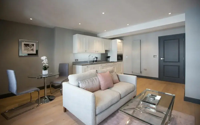 No.8 Waterloo Apartments