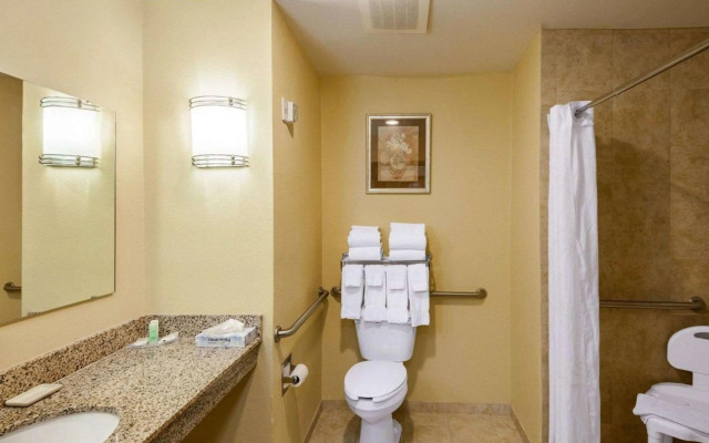 Comfort Inn & Suites Regional Medical Center