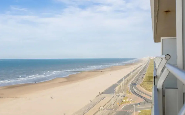 Ground-floor Gem by the Sea