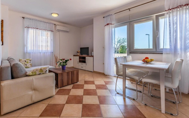 Amazing Apartment in Medulin With 1 Bedrooms and Wifi