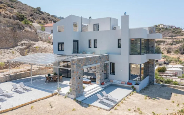 TheaSea Luxury Residence, Adults 13+