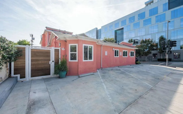 The Gower Street Bungalows by AvantStay