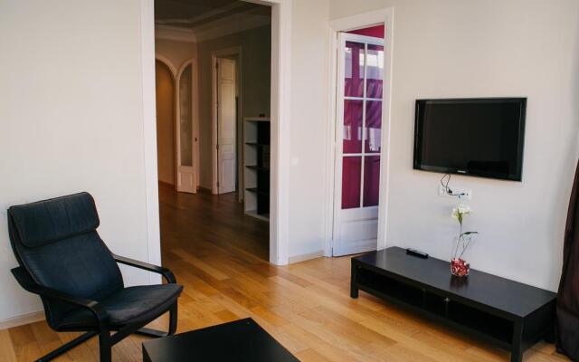 Cozy Apartment Near Sagrada Familia 21B