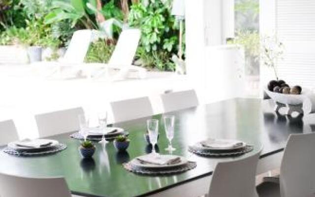 Leopard Tree Bed & Breakfast