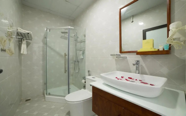 Quang Tung Cat Ba Hotel