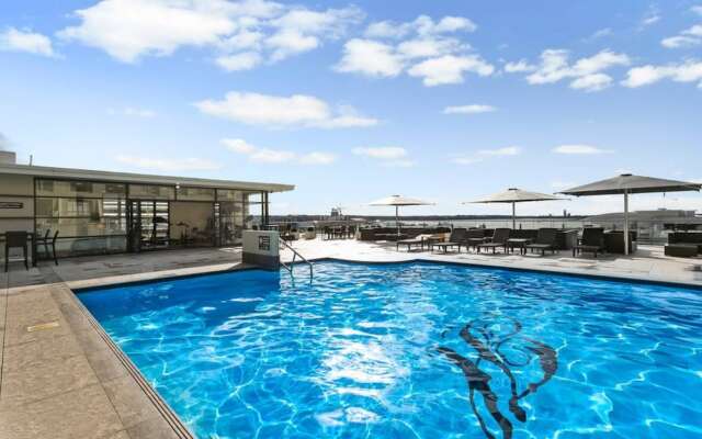 Renovated Apt with huge deck & car park