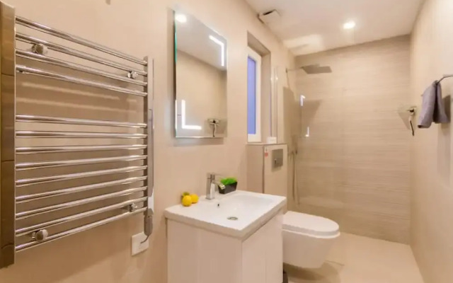 Modern Spacious apt 2mn to the sea Qawr
