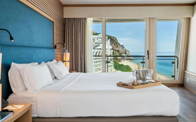 Sesimbra Oceanfront Hotel