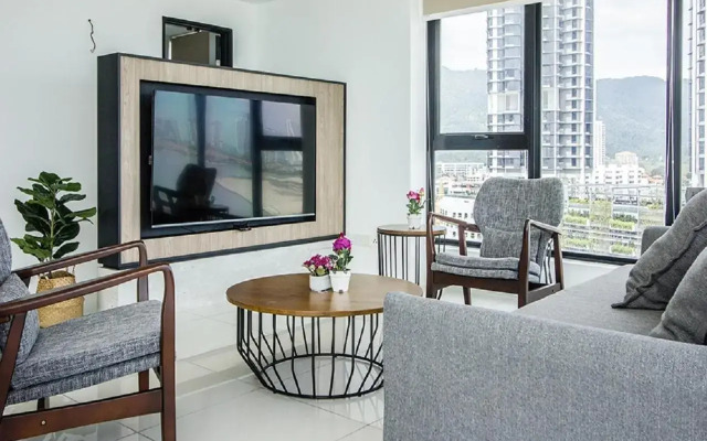 Rumahku Gurney with 270 degree Sea View