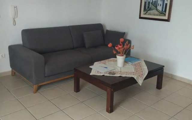 Lagoon View Apartments - Adults Only