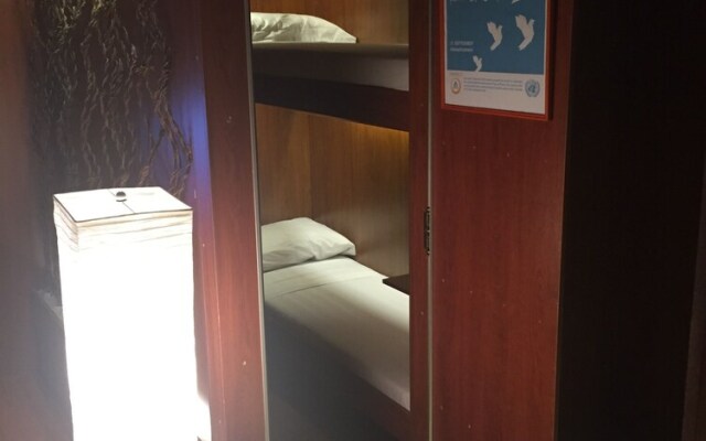 Onkel Inn Airport Sleepbox