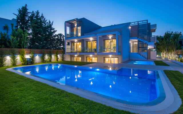 Mary Hotel & Mary Royal Suites