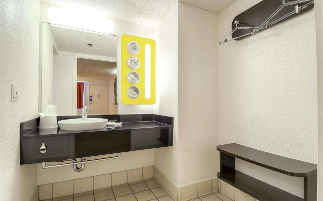 Motel 6 Anaheim Maingate