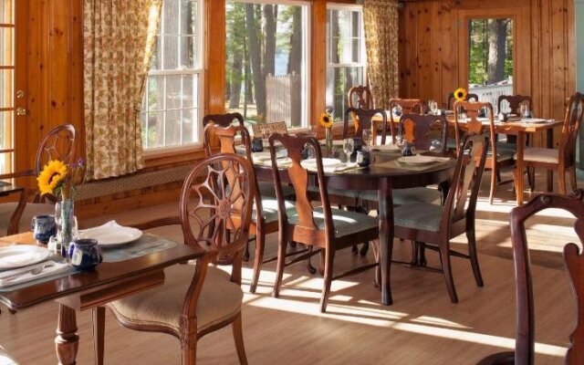 Wolf Cove Inn