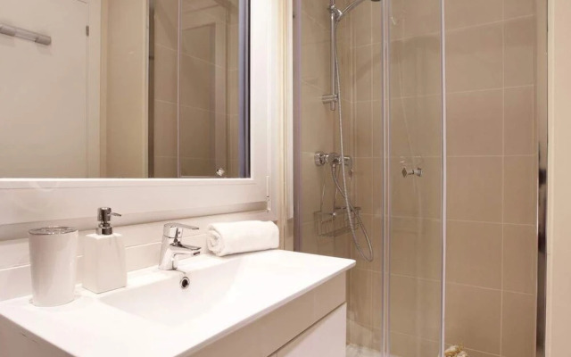 Enjoybcn Coliseum Apartments