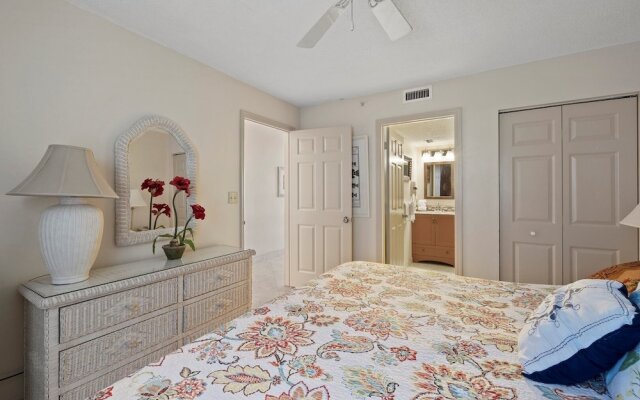 Pelican Beach 1406 1 Bedroom Condo by Pelican Beach Management