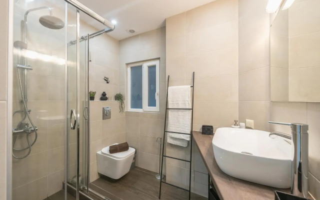 Superb Acropolis view 3bd apt in historical center