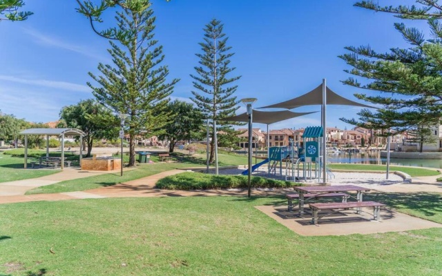 San Sebastian - 5 Bedroom Villa- walk to the beach, Stunning views - Colston & CoHosts – Outside – Wannanup