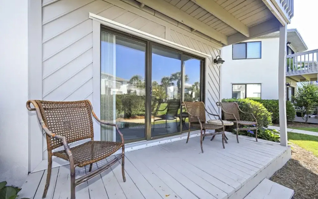 Spacious Condo with Private Patio - Charming Family Retreat