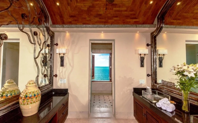 Sunny Vacation Villa 95