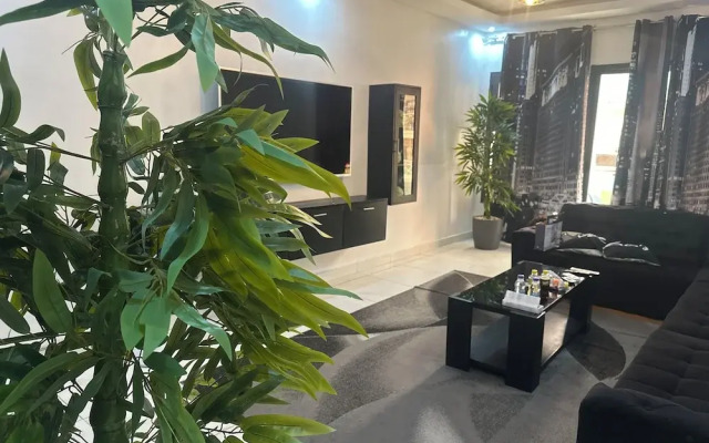 Luxury 2- Apartment Furnished Luxury Residence