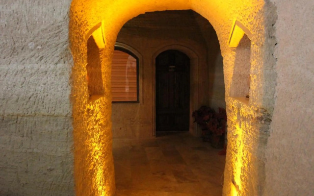 Family Cave Suites Hotel