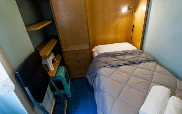 Aurelio&Vaticano Elegant Flat