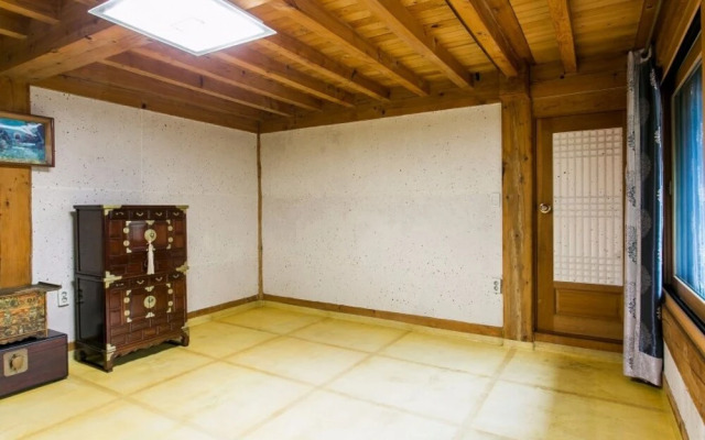 Youngwol Dudeokgol Hyu Pension