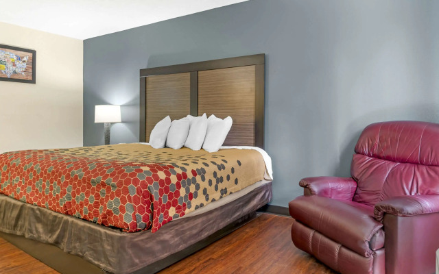 Econo Lodge Traverse City South