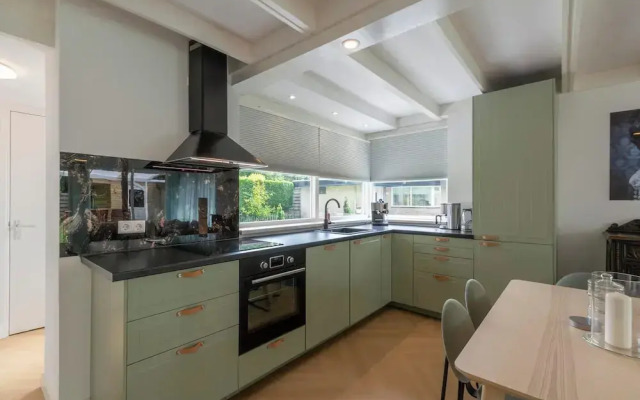 Bungalow Near Sint Maartenszee Beach