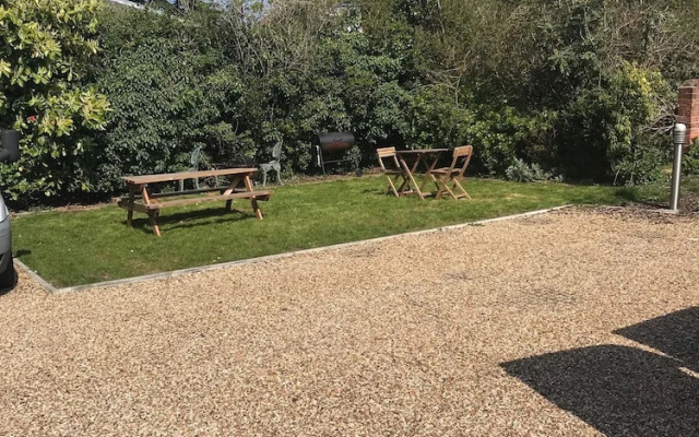 Flat 1 Helena House, 1-bed, Sleeps 2, Garden