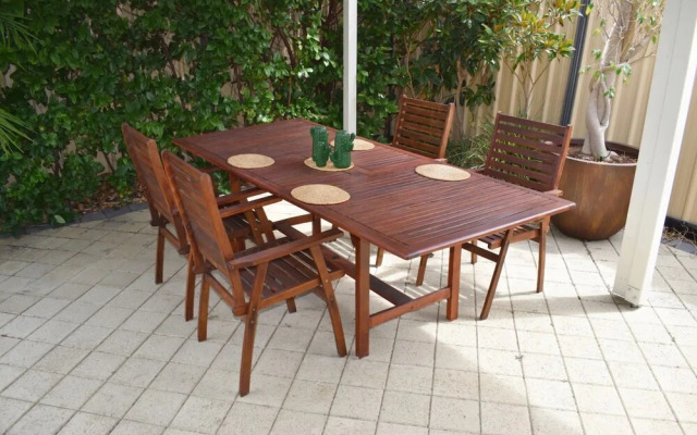 Spacious Home In Mount Hawthorn Next To Lake Monger