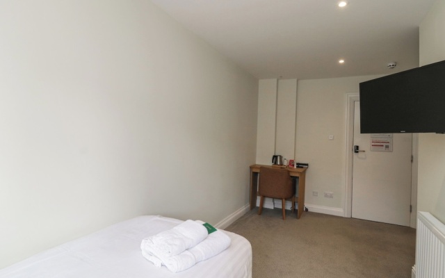 Harcombe House Rooms - First Floor Single