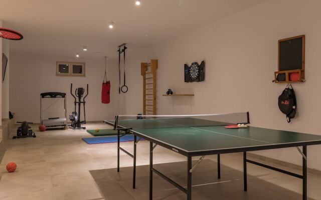 Luxurious Villa in Butkovici with Pool & Hot Tub