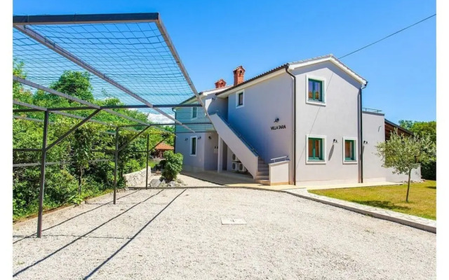 Villa Tara With a Beautiful Heated Pool