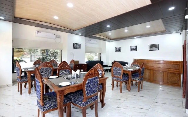 Hotel Grand Chinar By OYO Rooms