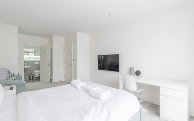 Spacious 4BD Townhouse - Near Stratford City!