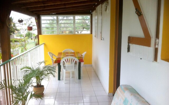 House With 2 Bedrooms in Le Moule, With Enclosed Garden and Wifi - 2 k