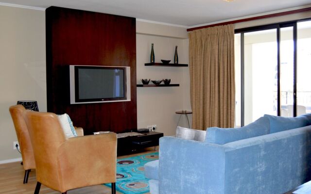 Island Club Hotel & Apartments