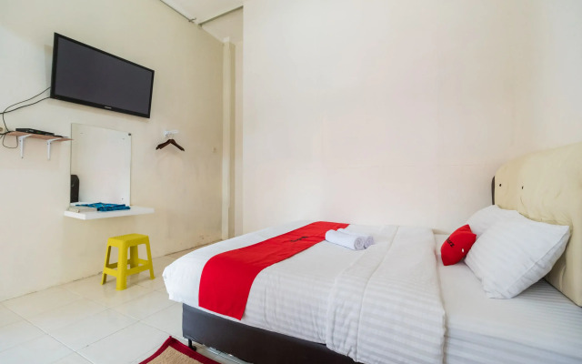 RedDoorz Syariah near Pasar Aur Kuning