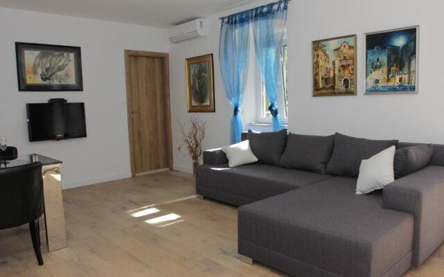 Apartment House Vitaic