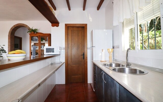 1143 Villa Serymar