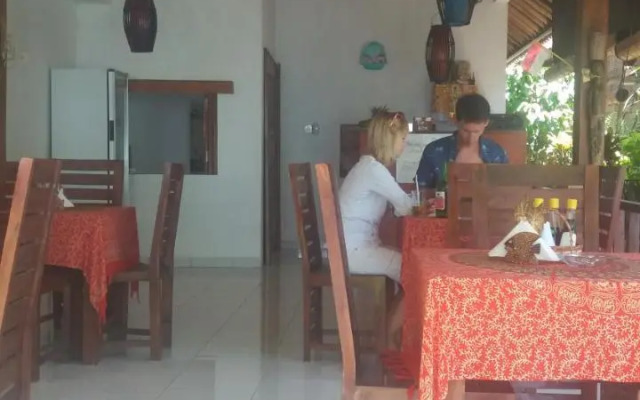Warung Ombak Homestay