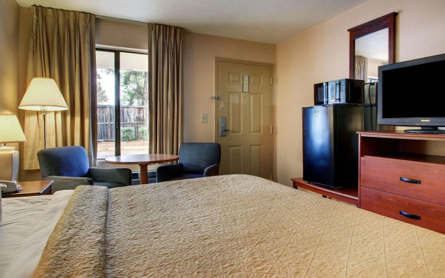 Rodeway Inn North